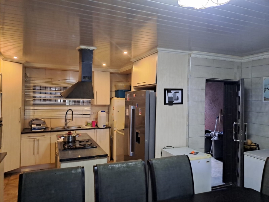 To Let 3 Bedroom Property for Rent in Geelhoutpark North West